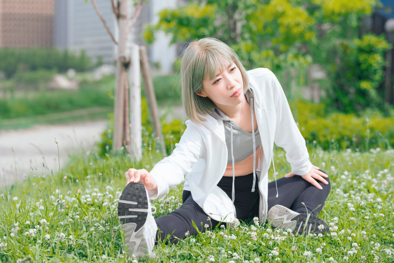 허벅지 지방흡입 후 운동 여성 — 비너스의원