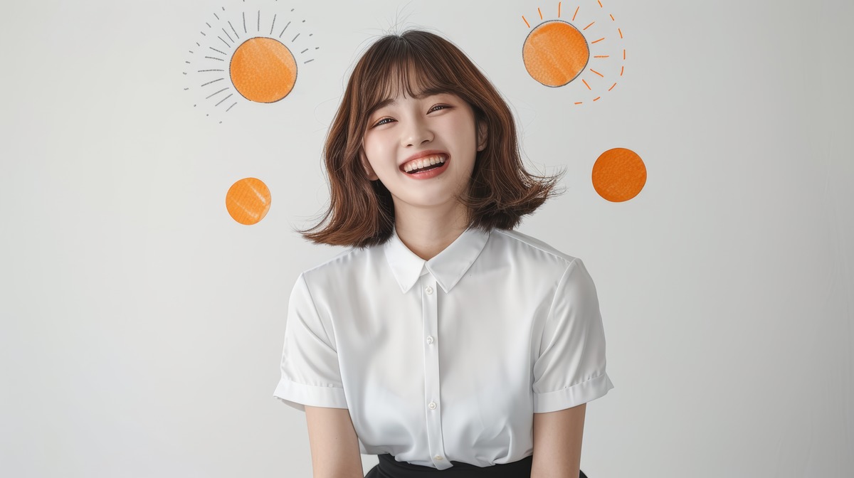 수술 결과에 만족하며 웃는 여성